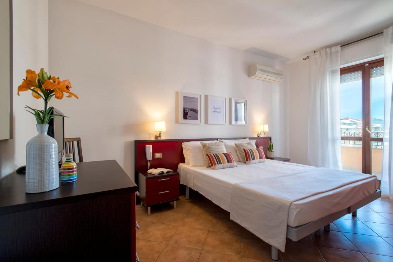 Le Terrazze Apartments Альгеро Экстерьер фото