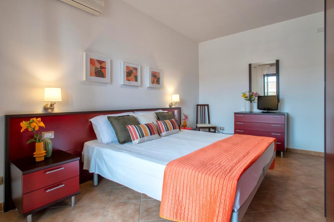 Le Terrazze Apartments Альгеро Экстерьер фото