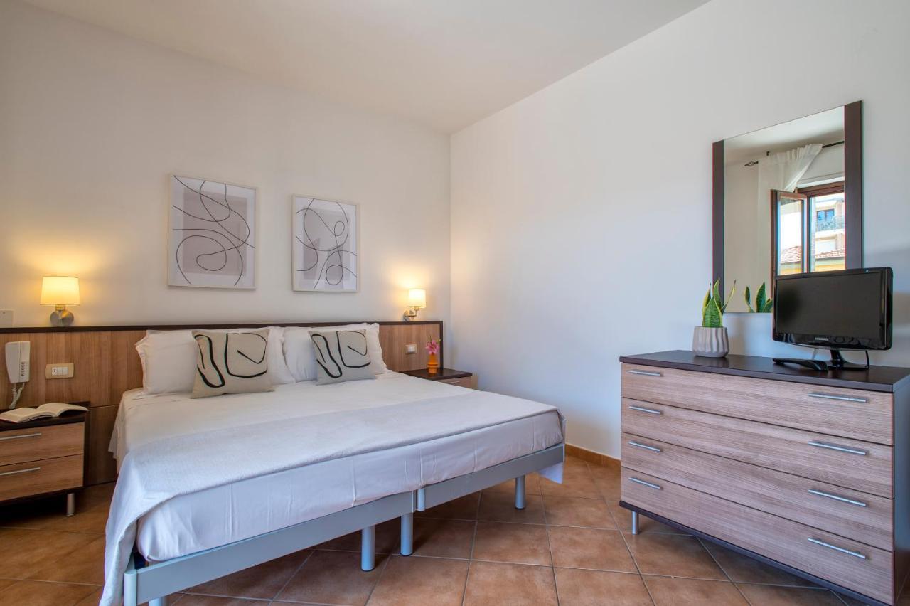 Le Terrazze Apartments Альгеро Экстерьер фото