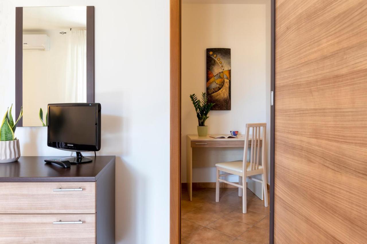 Le Terrazze Apartments Альгеро Экстерьер фото