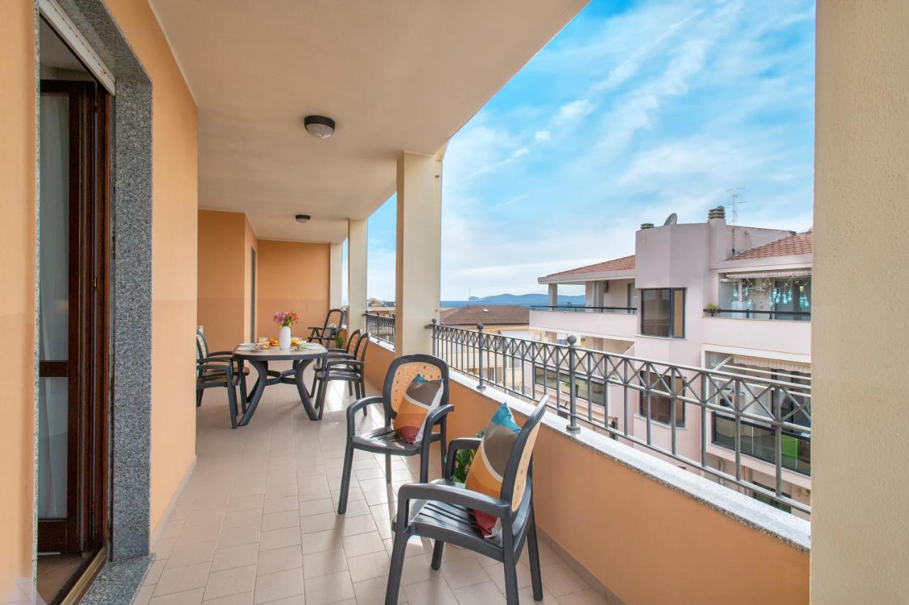 Le Terrazze Apartments Альгеро Экстерьер фото