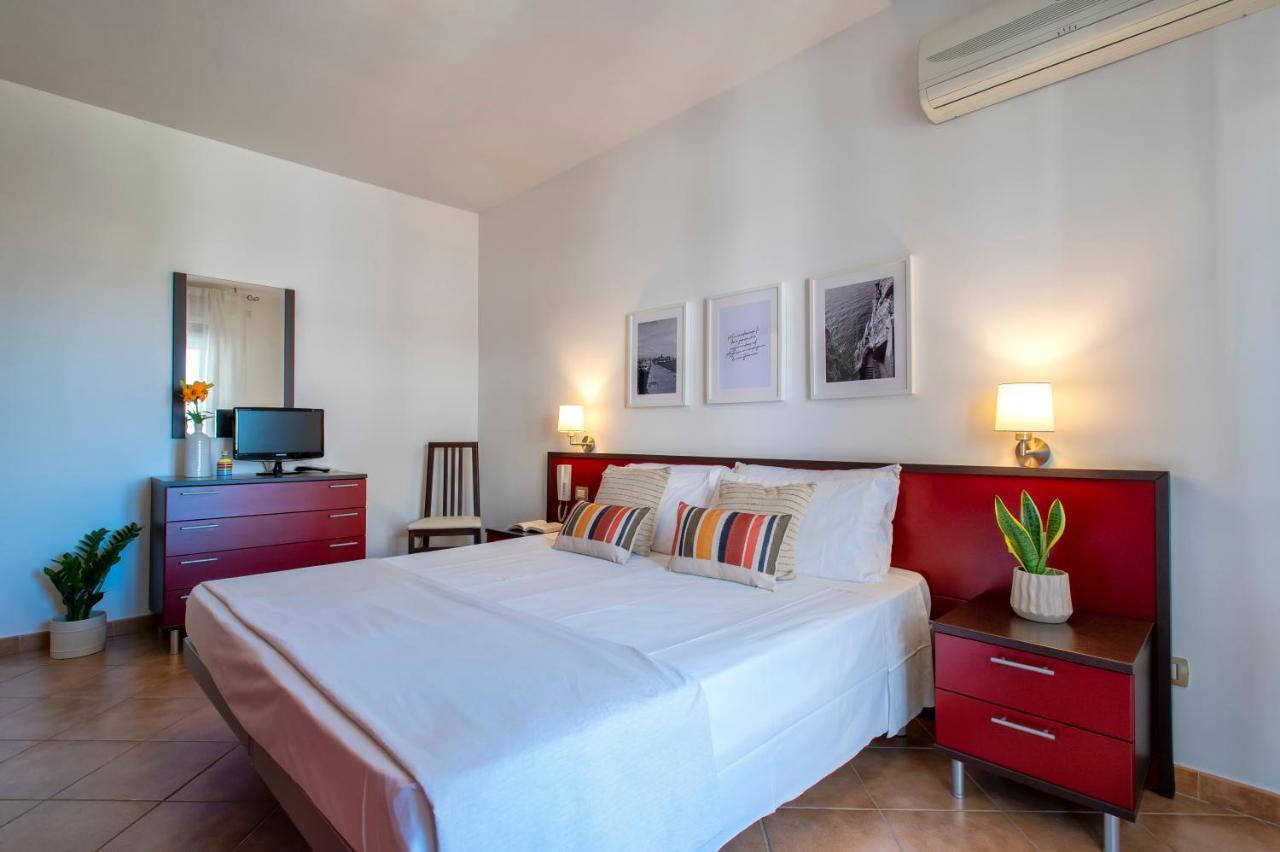 Le Terrazze Apartments Альгеро Экстерьер фото